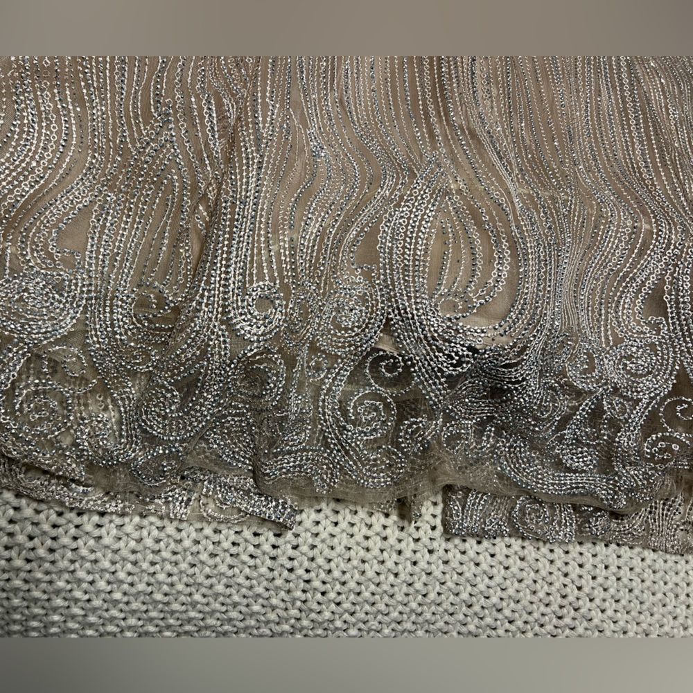 Luxury Party Gown - Picture 16 of 17